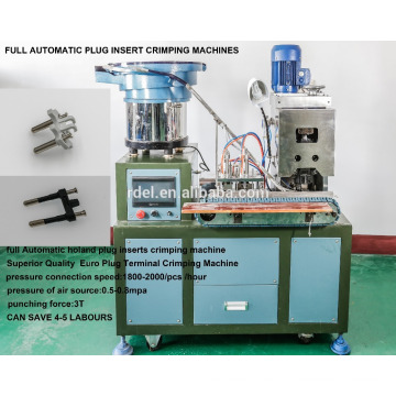 Enchufe completamente automático inserta la remachadora